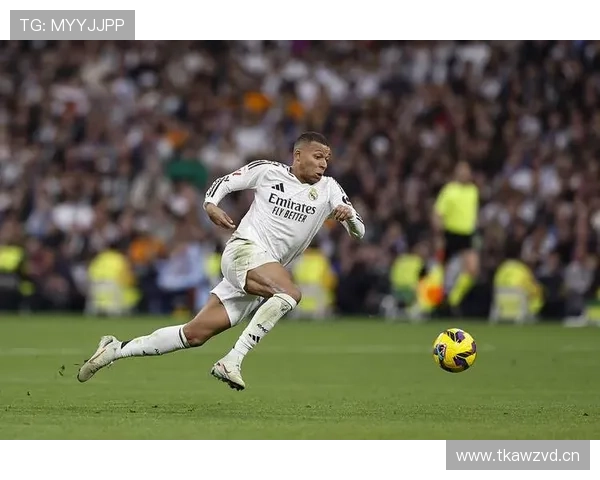 姆巴佩在巴黎的战术适配性与困境解析 姆巴佩在巴黎的战术适配性与困境解析