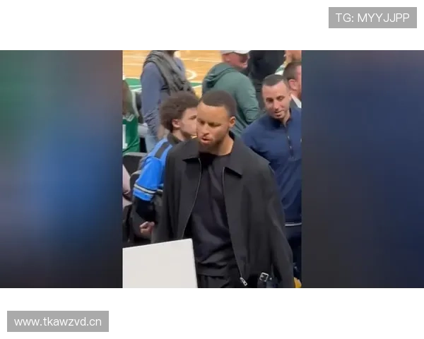 库里家里厨房都比我家客厅大，这日子过得也太拽了吧？