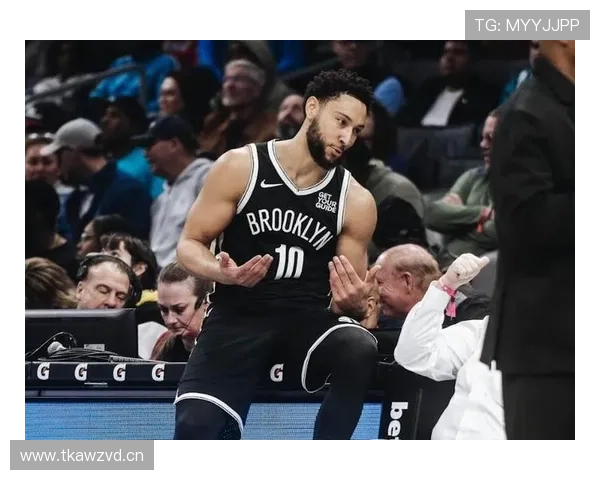 班·西蒙斯突破助攻双线提升效率，远超队内同位置球员