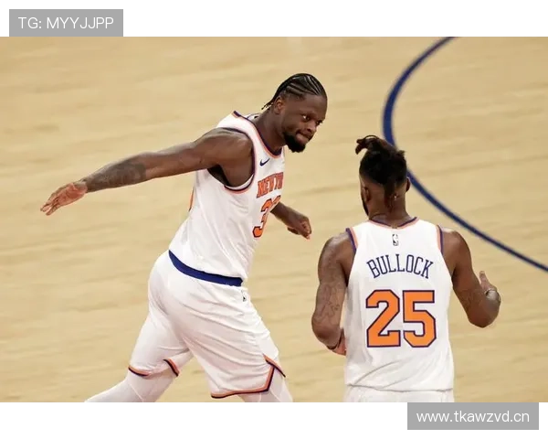 朱利叶斯·兰德尔与浓眉挡拆配合提高得分效率拉开季后赛空间