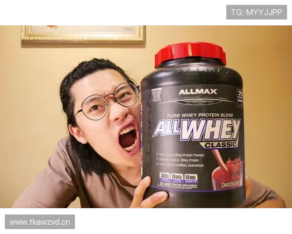 陈艺文家的冰箱里塞满蛋白粉，连饮料都是按克称着喝的